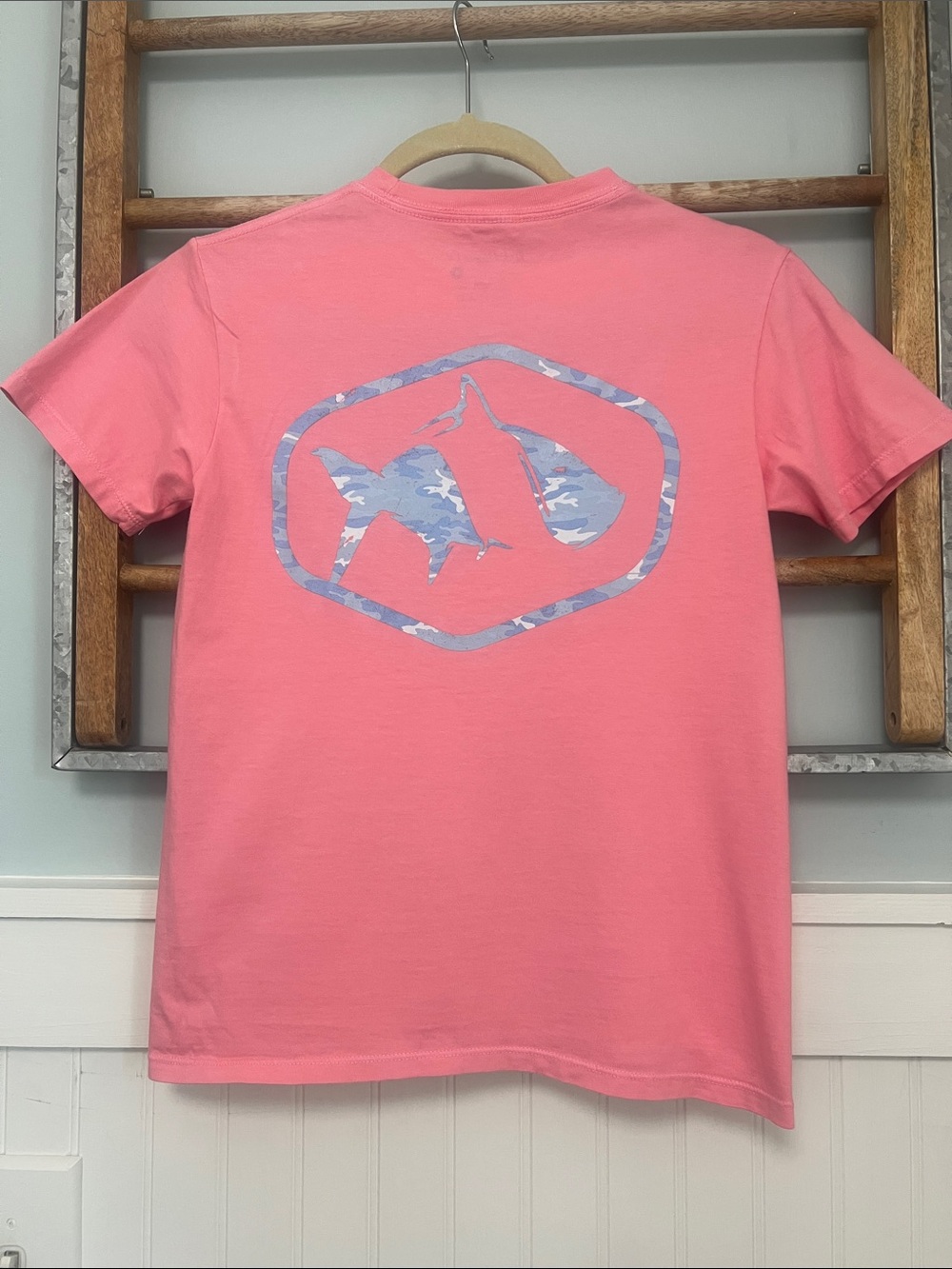 Boys Fish Hippie Co t-shirt, size medium